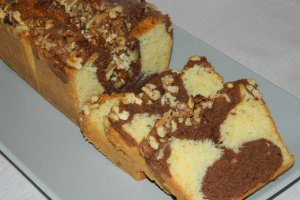 Rețeta de chec pufos cu nuci: Deliciu moale și aromat, perfect pentru orice ocazie