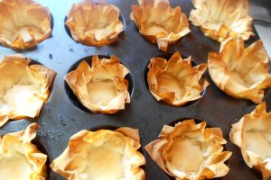 Cosulete cu budinca de portocale si fructe de padure