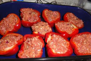 Ardei umpluti cu carne tocata la cuptor