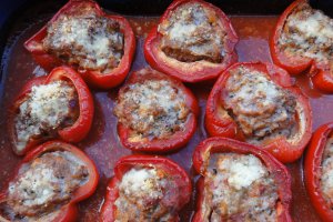 Ardei umpluti cu carne tocata la cuptor