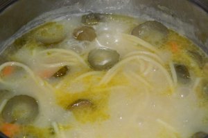 Supa de castraveti murati