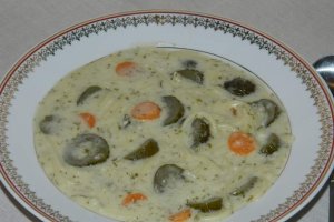Supa de castraveti murati
