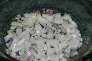 Pulpe de pui cu legume si leurda