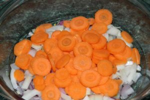 Pulpe de pui cu legume si leurda