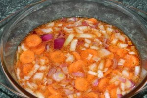 Pulpe de pui cu legume si leurda