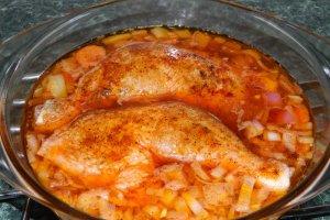 Pulpe de pui cu legume si leurda