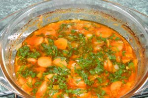 Pulpe de pui cu legume si leurda