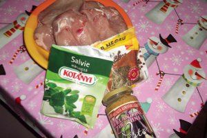 Piept de pui umplut cu sos pesto si salvie