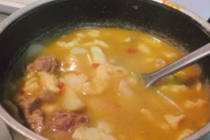Papricas de cartofi cu carne de porc