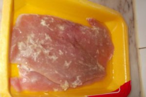 Pachetele cu piept de curcan si sos libanez Tahin