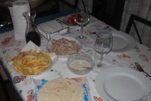 Pachetele cu piept de curcan si sos libanez Tahin