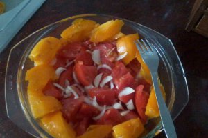 Salata cu rosii si ceapa