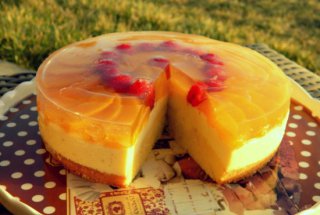 Tort cu vanilie si piersici