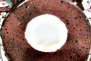 Tort cu piersici si ciocolata
