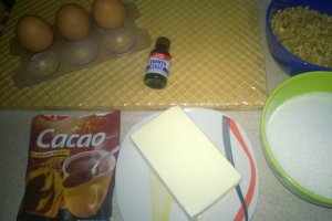 Foi de napolitana cu crema si nuca, deliciul copilariei