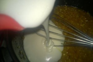 Foi de napolitana cu crema si nuca, deliciul copilariei