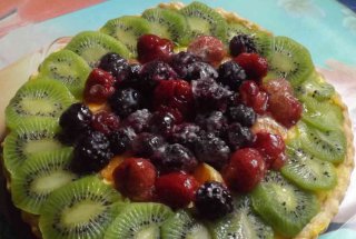 Tarta cu fructe, crema de vanilie  si aluat fraged