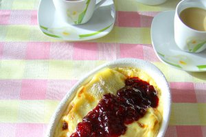 Cannelloni cu mac si sos de fructe de padure