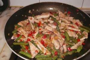 Piept de curcan cu legume la cuptor