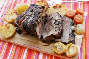 Pulpa de porc cu cartofi la cuptor
