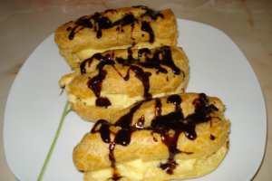 Eclere cu crema de vanilie
