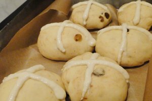 Hot cross buns
