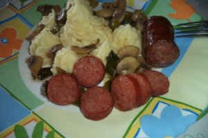 Mancare de ciuperci,cu praz si carnati
