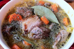 Vita cu morcovi la cuptor sau estouffade de bœuf aux carottes