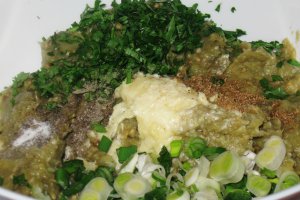Salata de vinete cu ceapa verde
