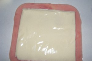 Aperitiv cu sunca presata si cascaval