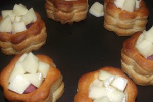 Vol-au-vent umplute-aperitiv cald
