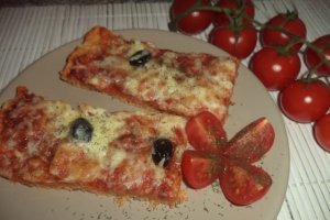 Pizza cu pasta de ardei