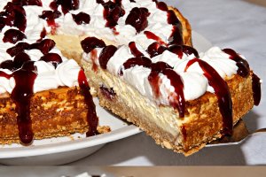 Desert cheesecake cu cirese