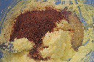 Briose cu mousse de mascarpone si ciocolata alba