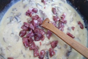 Placinta de foietaj cu ciuperci si branza