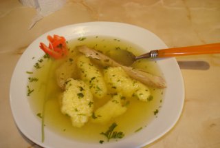 Supa de fazan cu galuste de gris