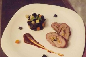 Rulada de porc cu cartofi duchesse sau mix de legume