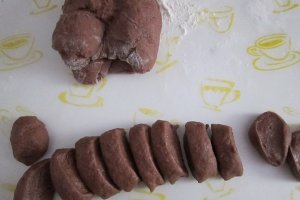 Fursecuri cu crema de ciocolata si scortisoara