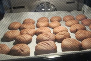 Fursecuri cu crema de ciocolata si scortisoara