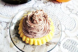 Mini tarte cu portocale si crema de ciocolata