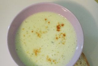 Supa crema de ceapa verde