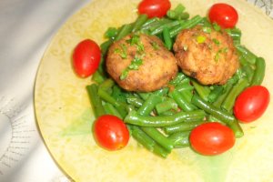 Chiftelute de pui  si fasole verde