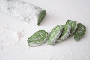 Paste de casa, cu ou si urzici