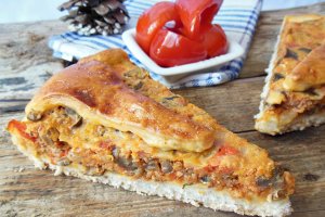 Placinta cu carne si ghebe