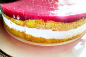 Prajitura cu crema de branza si visine