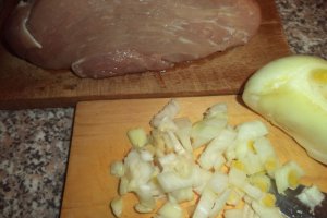 Tocanita de ciuperci cu carne de porc