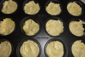 Cupcake cu crema de zmeura-reteta nr.100