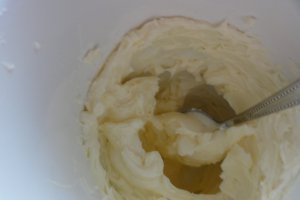 Cupcake cu crema de zmeura-reteta nr.100