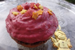 Cupcake cu crema de zmeura-reteta nr.100
