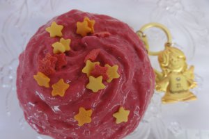 Cupcake cu crema de zmeura-reteta nr.100